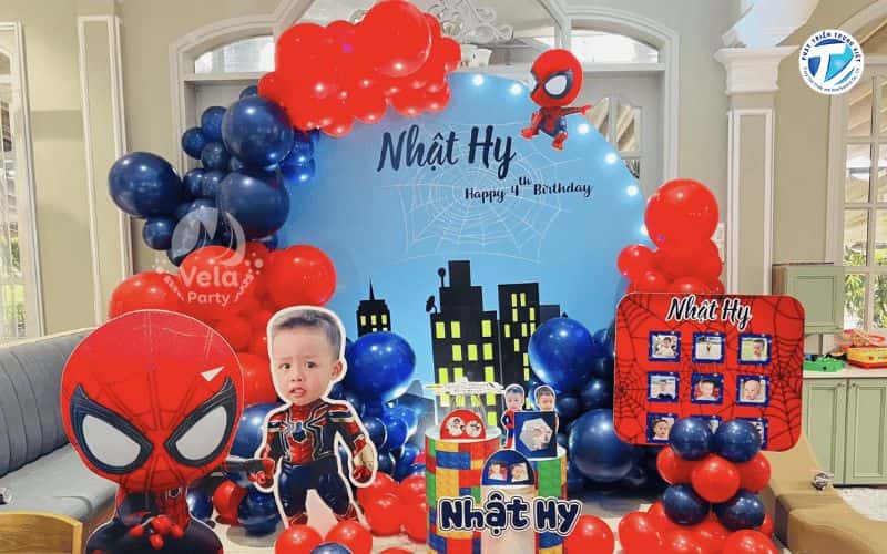 Hình ảnh phông sinh nhật đẹp cho bé trai Spider man