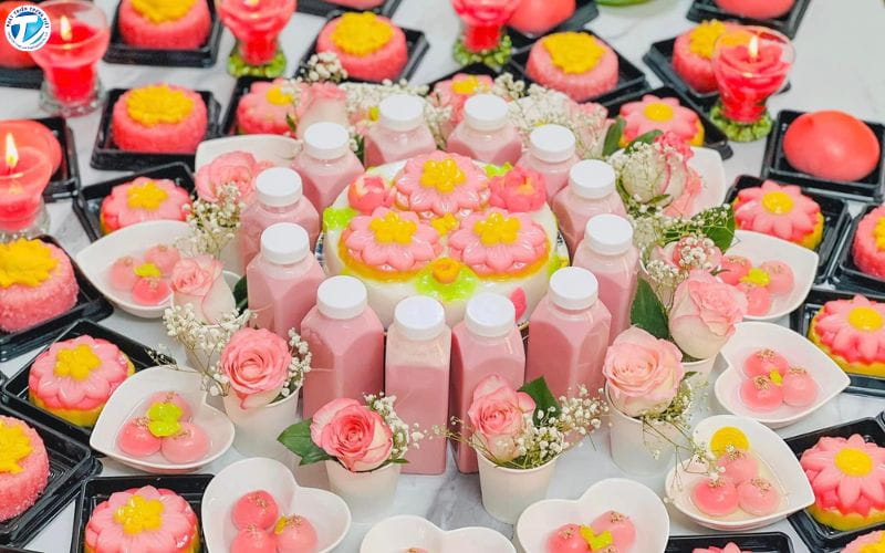 Lễ thôi nôi bắt nguồn từ tín ngưỡng thờ 12 Bà Mụ và 3 Đức Ông